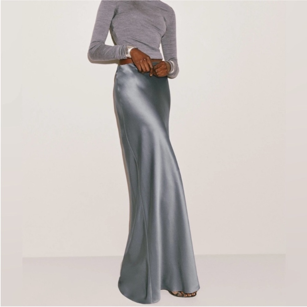 Nwt Reformation Bella silk skirt in shale - size xs